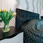 Gate Apartment
